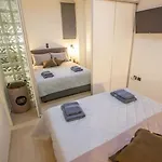 Kalafatis Downtown Apartamento Itea