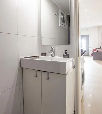 Kalafatis Downtown Apartman