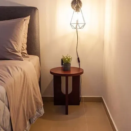 Kalafatis Downtown Apartman *