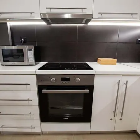 Kalafatis Downtown Apartamento *