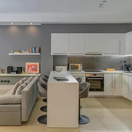 Kalafatis Downtown Apartment *